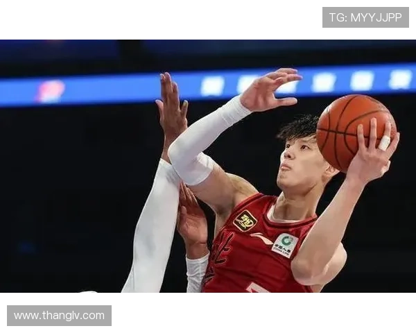 北京双将复出 曾凡博丘天统治全场